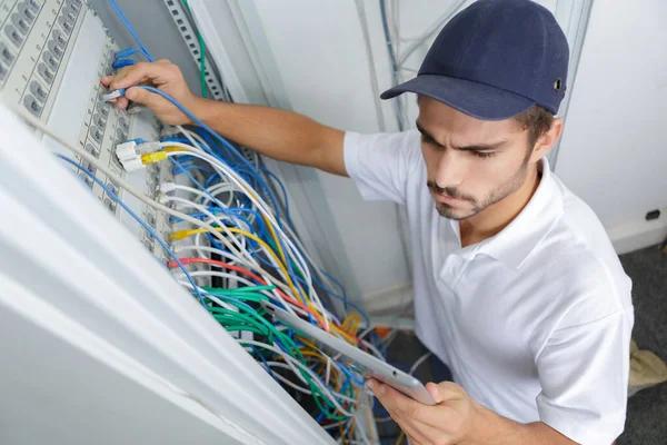 Simplify Industrial Waste Disposal With Roll On Roll Off Skip Hire London