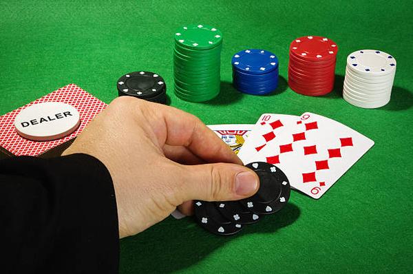 Enjoy Baccarat Gaming Variety across online casinos Singapore for Casino Fans